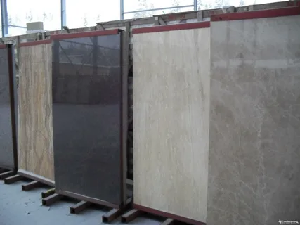 تصویر 3 از سنگ تراورتن صلصالی با جلوه سنگی طبیعی و رگه‌ های نامنظم برای زیبایی بیشتر فضا